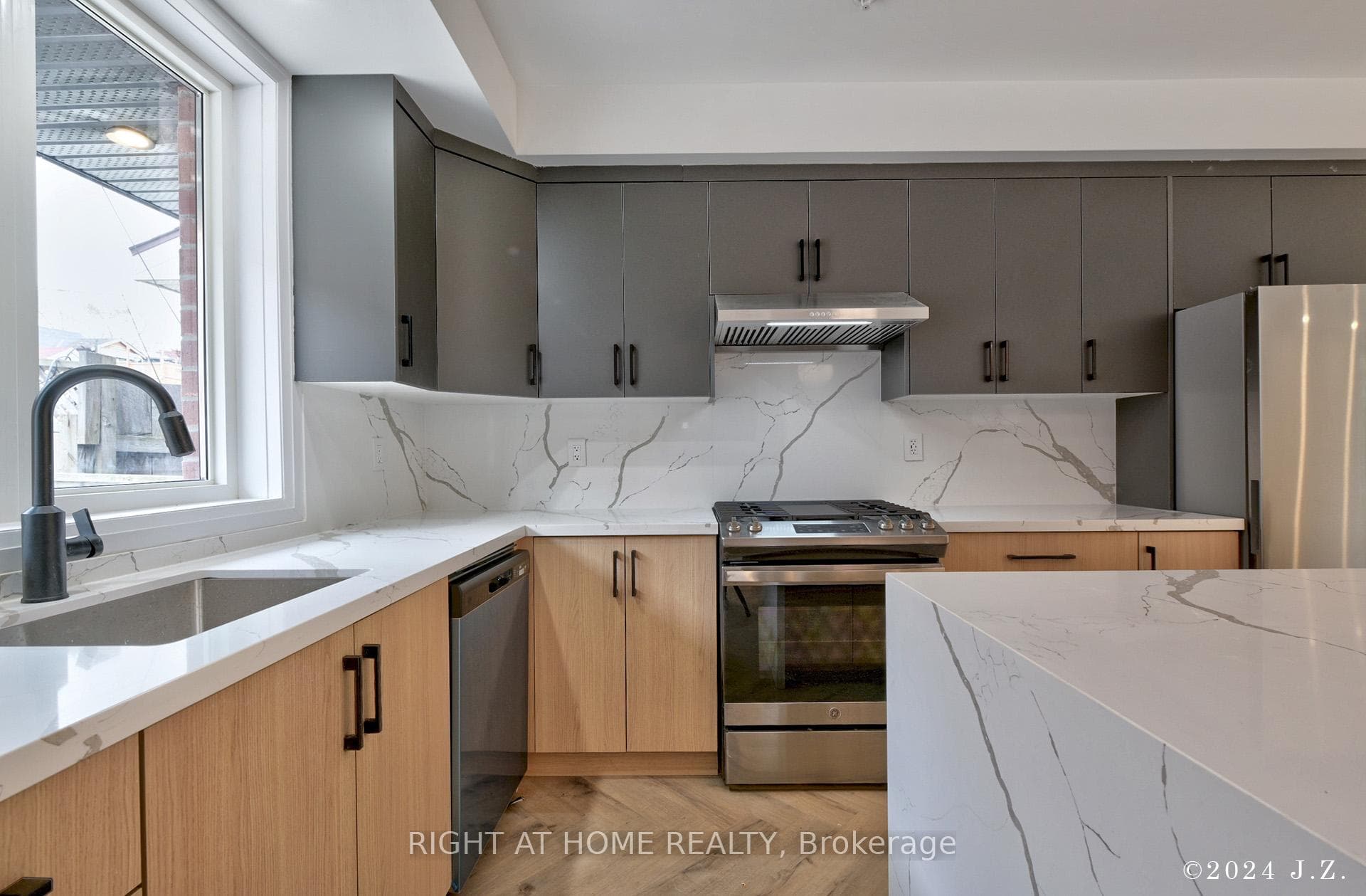 153 Macdonell Avenue Unit Laneway photo 10