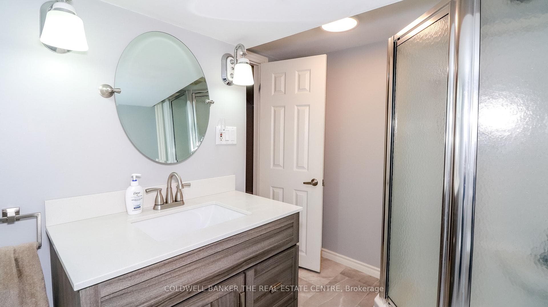 12 Parkdale Crescent photo 27