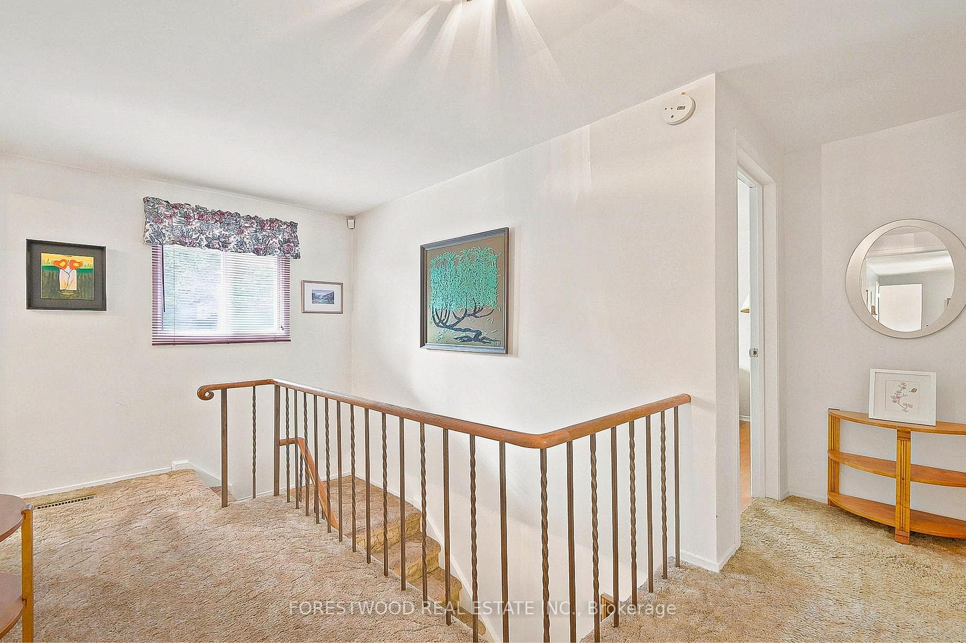 523 Hyacinthe Boulevard photo 19
