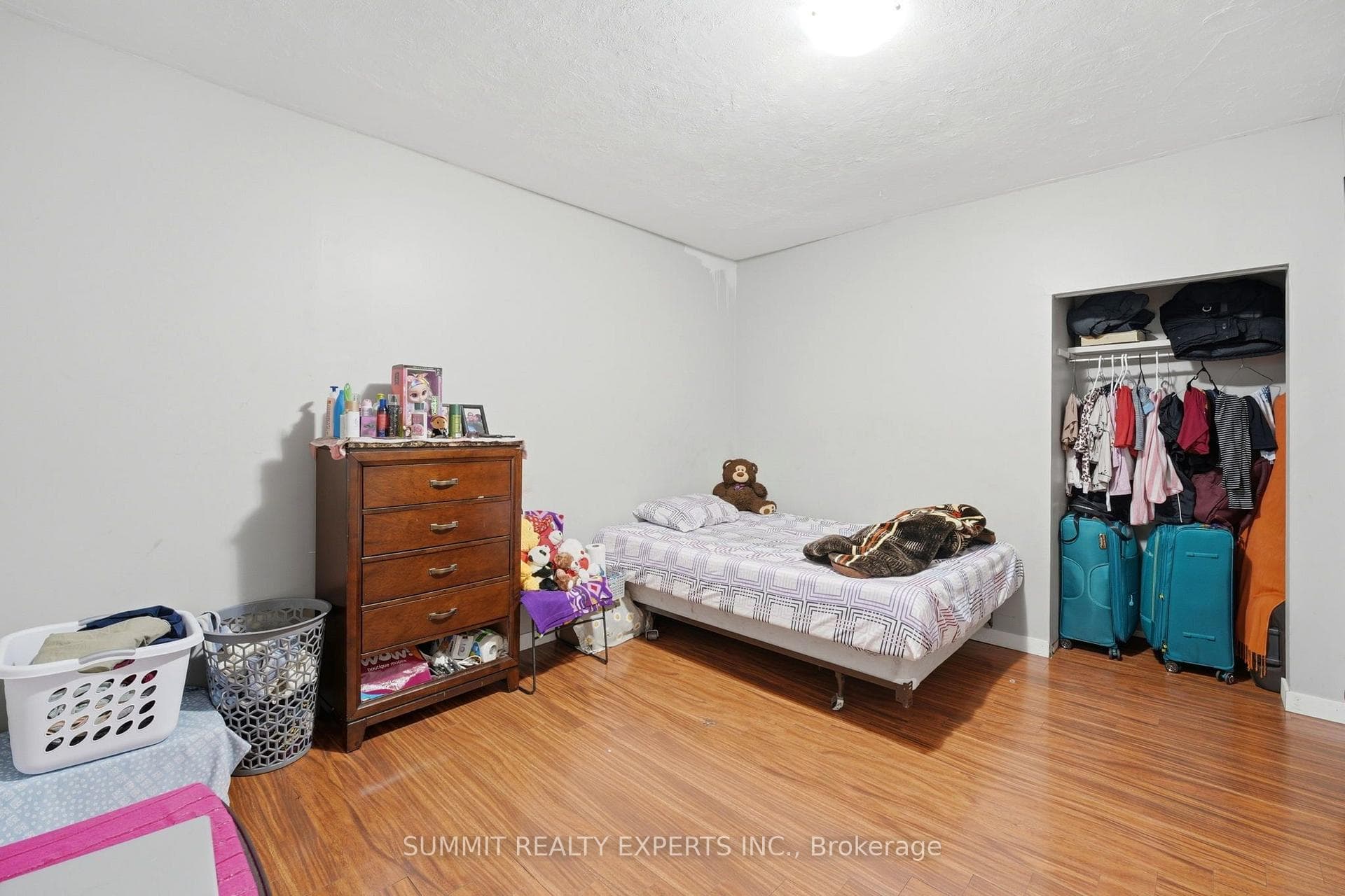225 Ainsile Street photo 33