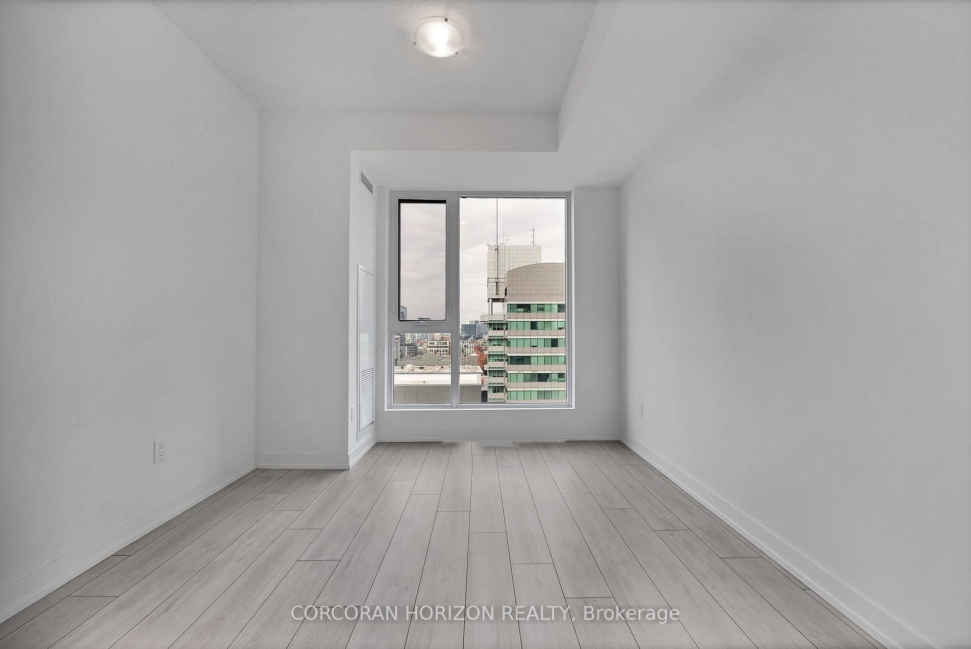 55 Duke Street Unit 909 photo 15