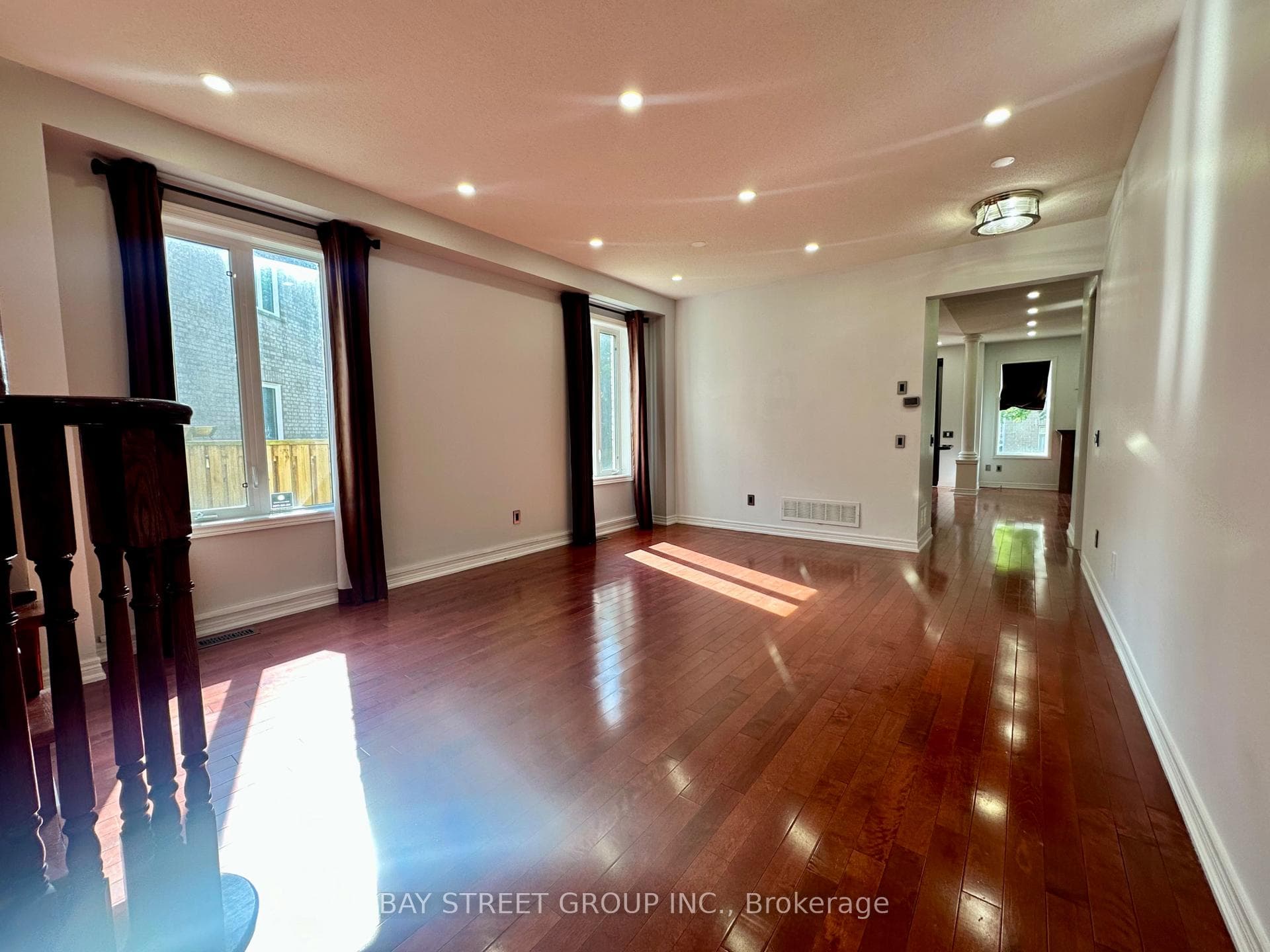 45 Florelle Drive photo 4