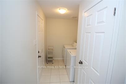 8287 Tulip Tree Drive photo 2