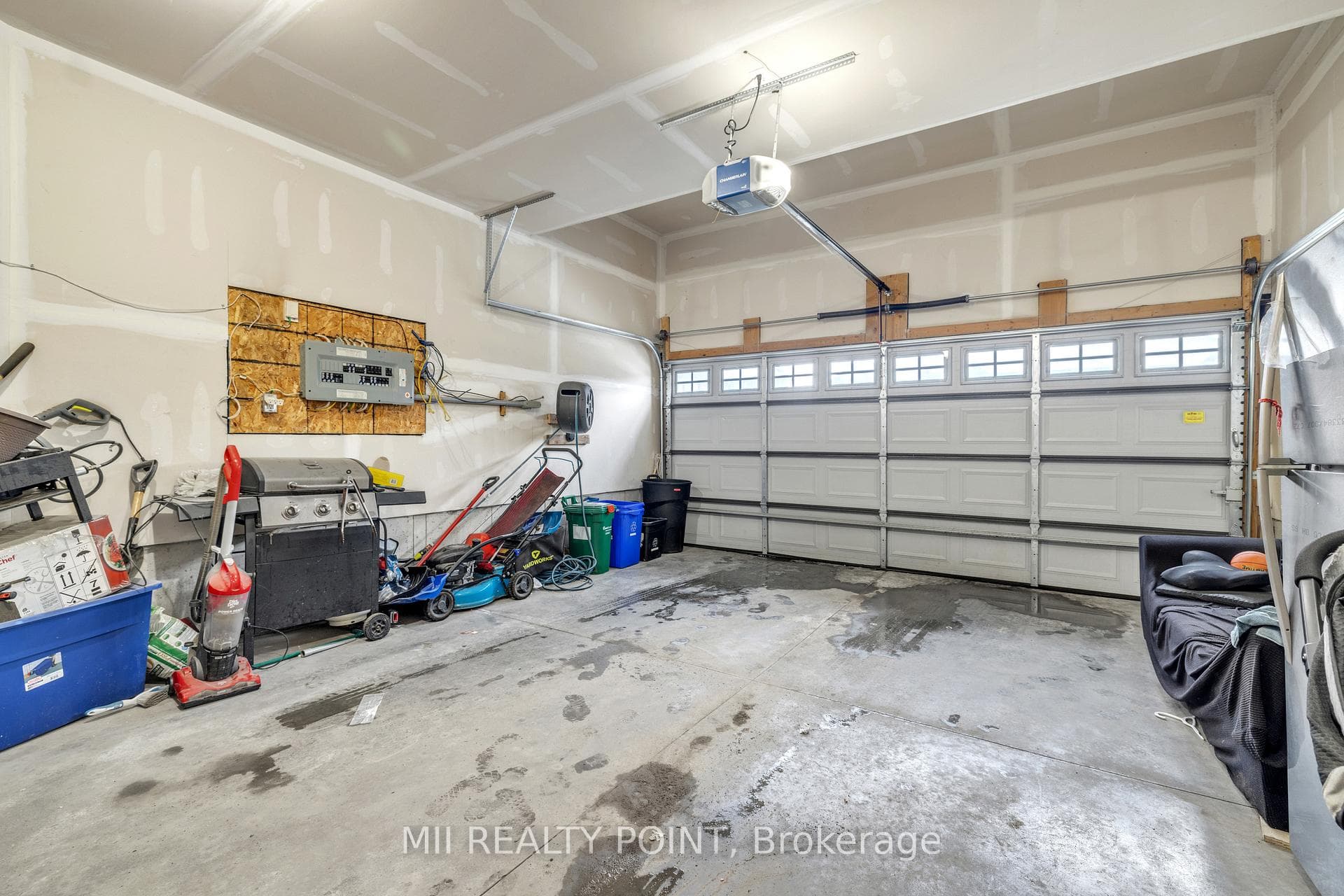 145 Links Crescent photo 35