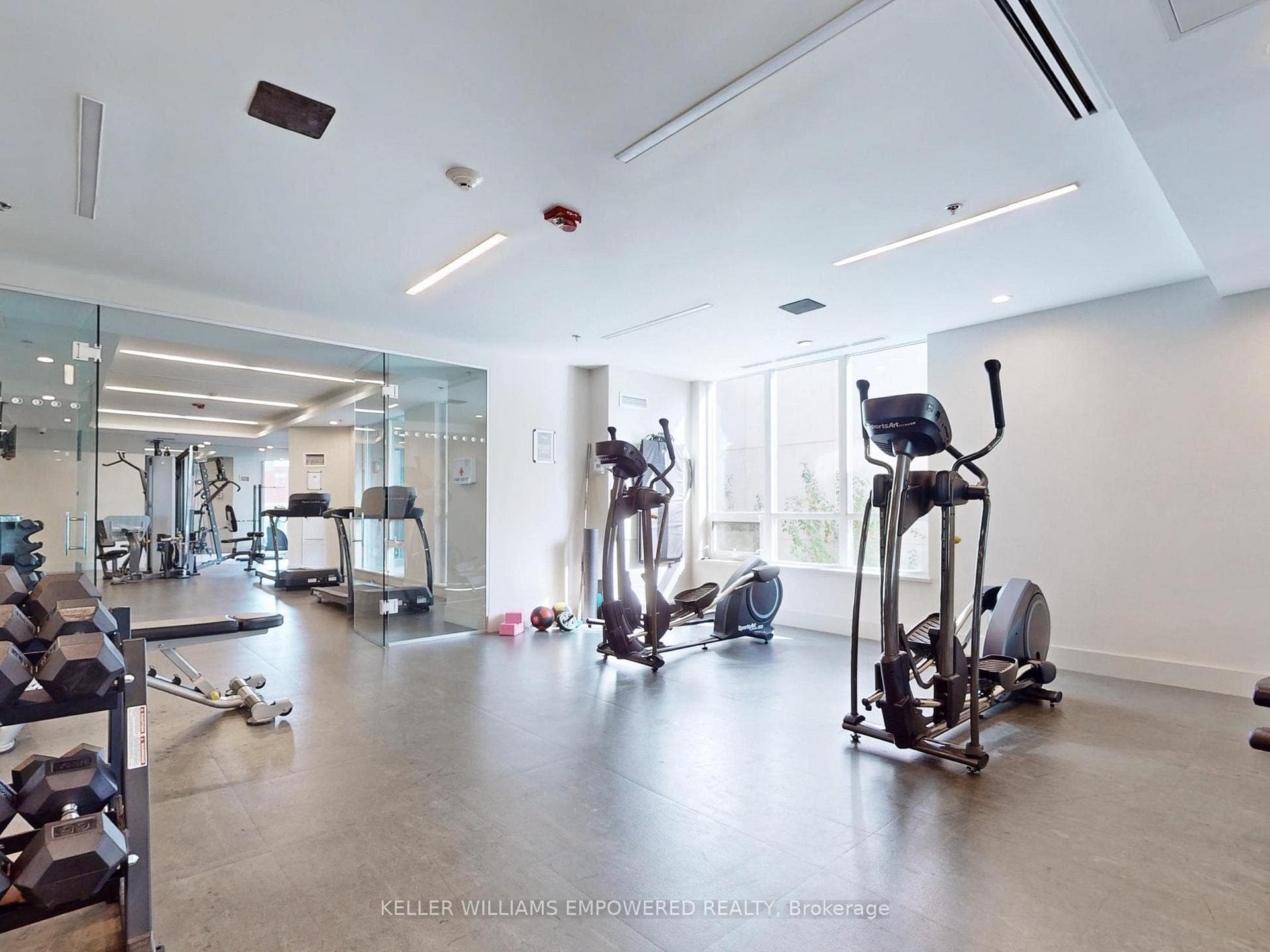 377 Madison Avenue Unit 307 photo 27