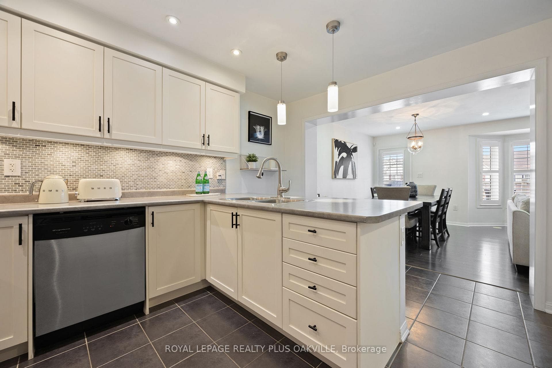 60 Gleave Terrace photo 11