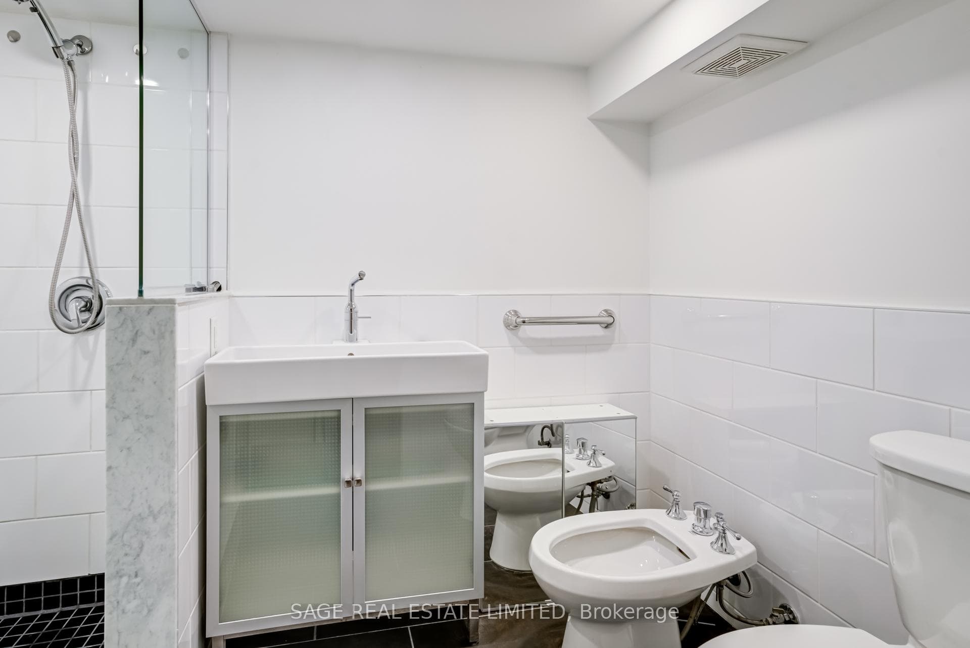 730 Adelaide Street Unit B photo 15