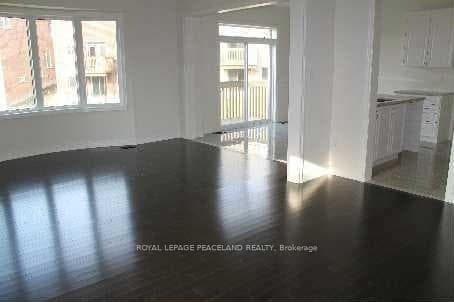 1043 Stuffles Crescent photo 4