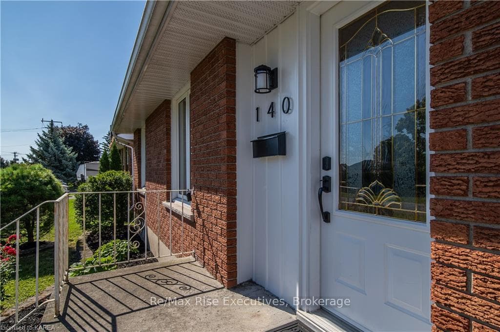 140 UPPER PARK Road photo 3