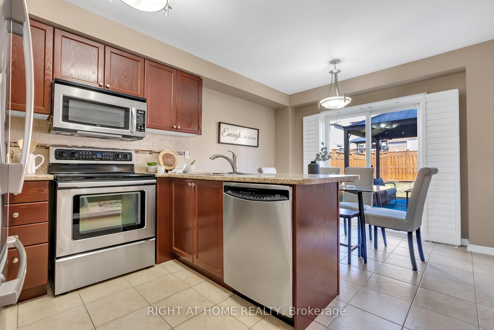 163 Courvier Crescent photo 12