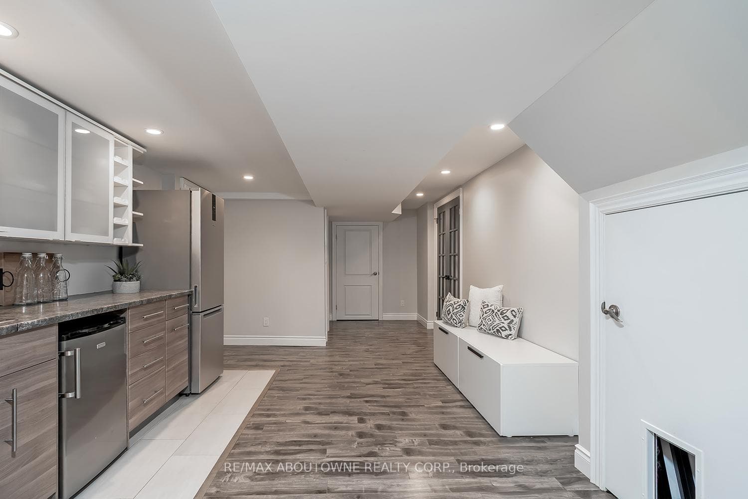 4226 Dunvegan Road photo 30