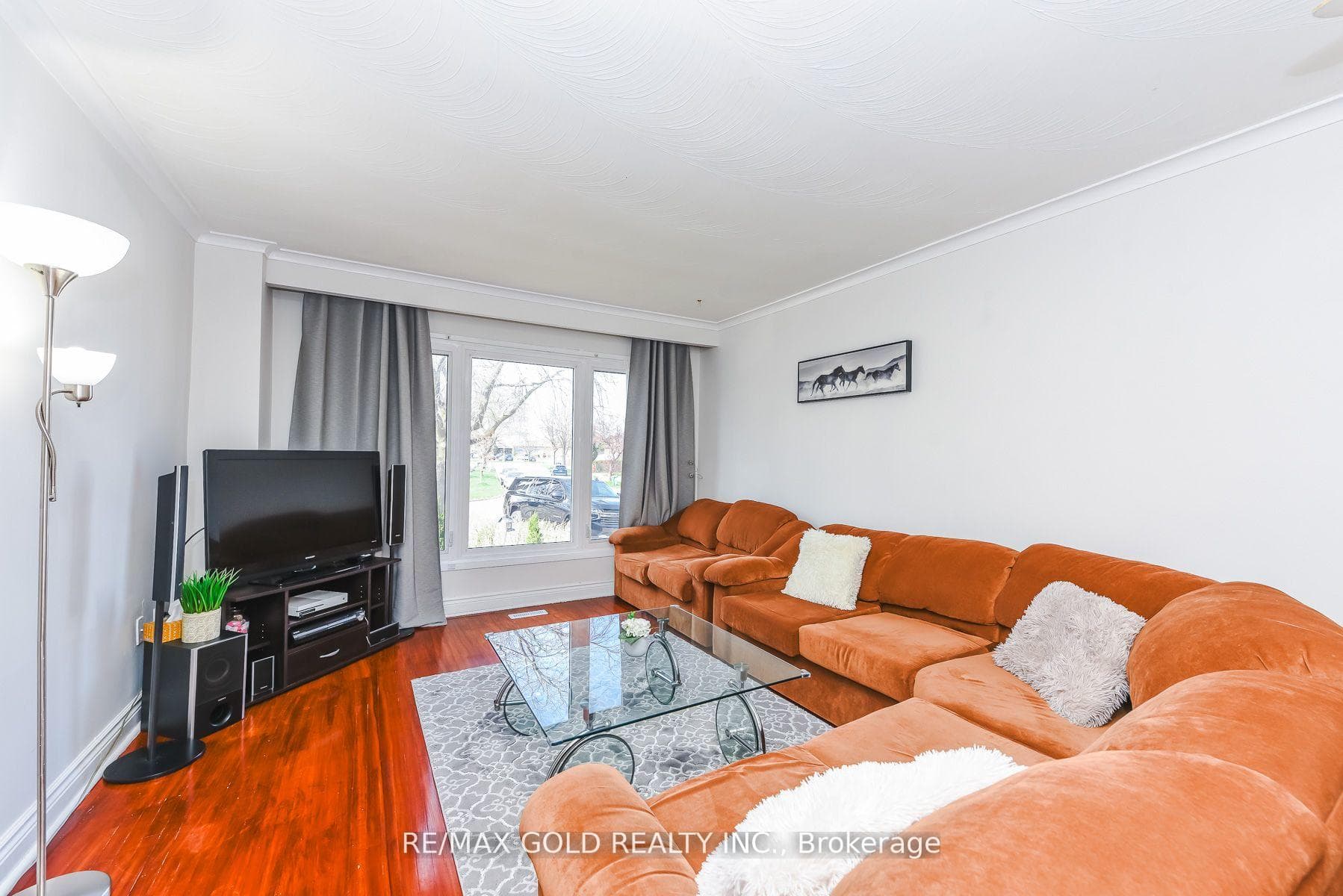 7464 Homeside Gardens photo 5