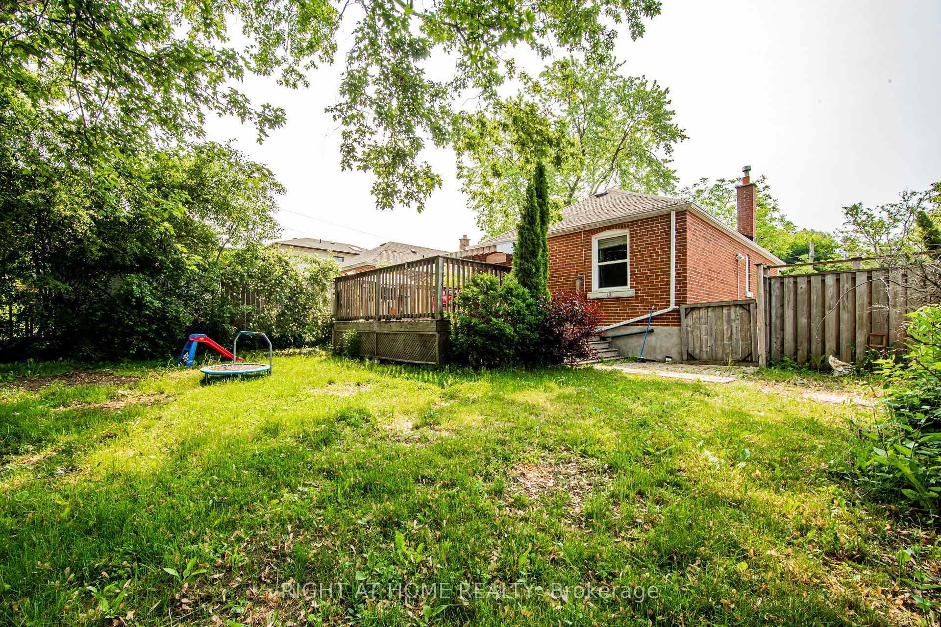 32 Florens Avenue photo 28