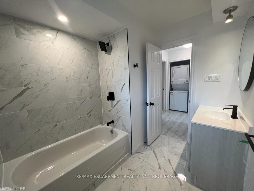 22 Macoomb Drive Unit Upper photo 14