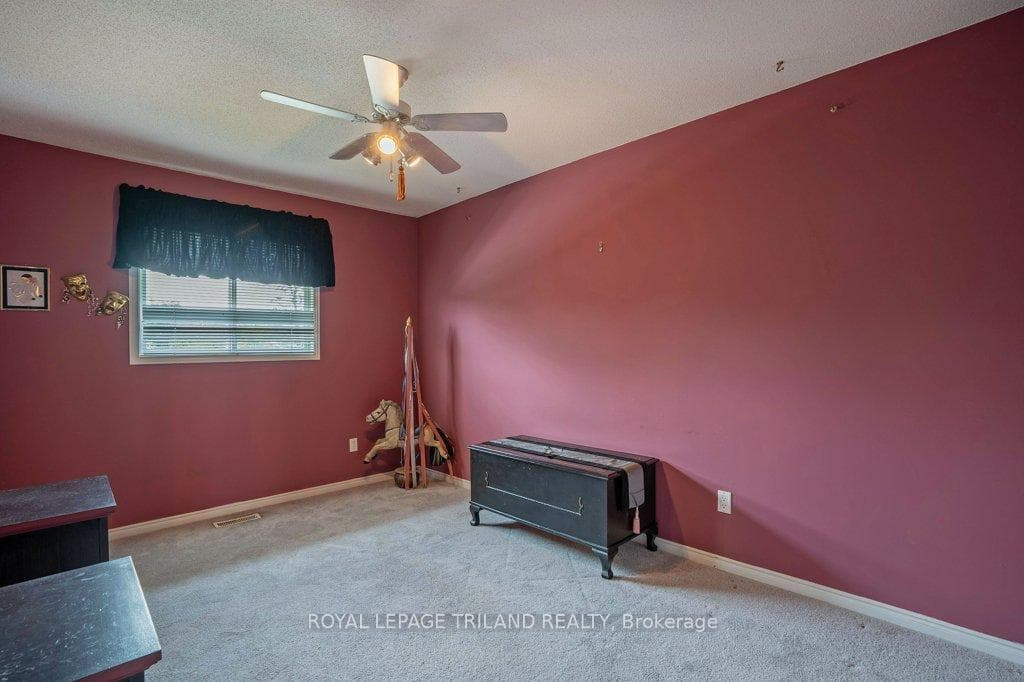 16 Mcgregor Court photo 17