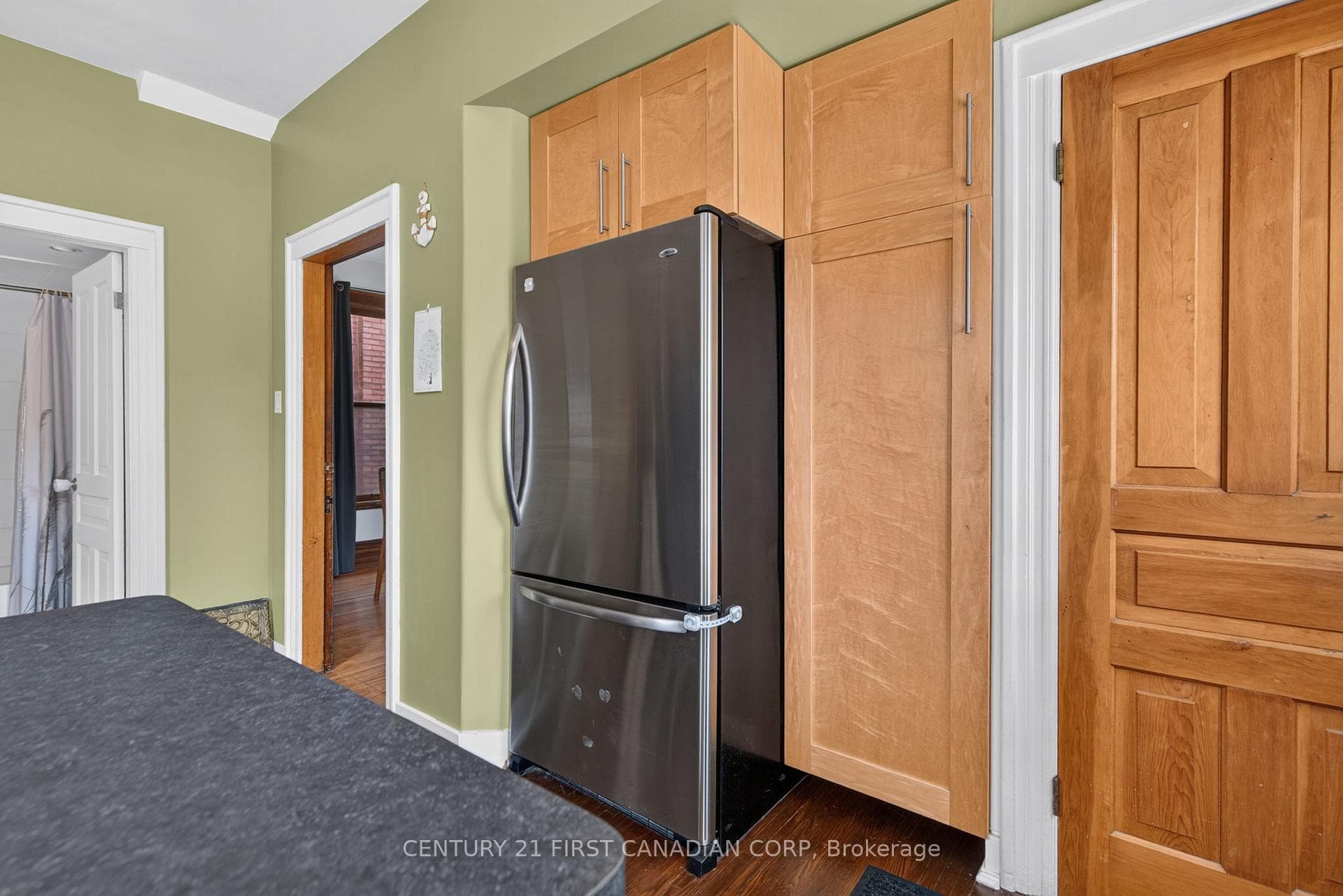754 LORNE Avenue photo 9