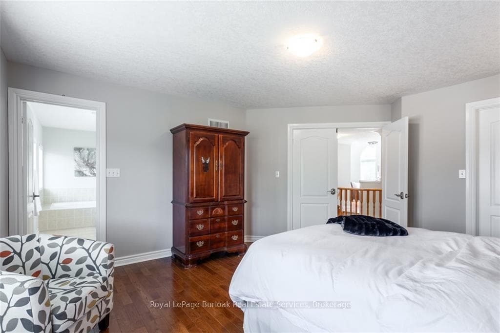 5269 Nova Crescent photo 16