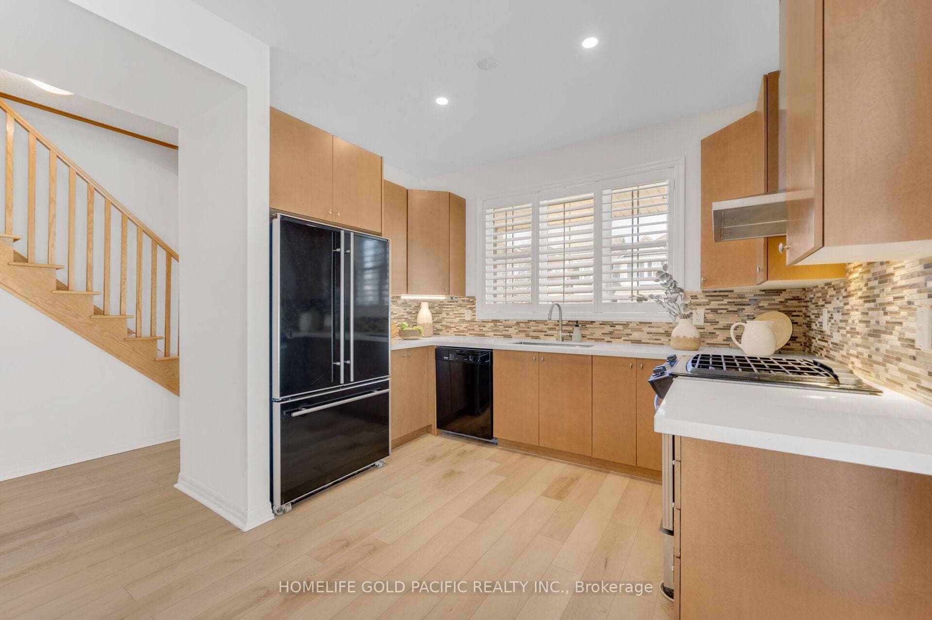 97 Montreal Circle photo 9