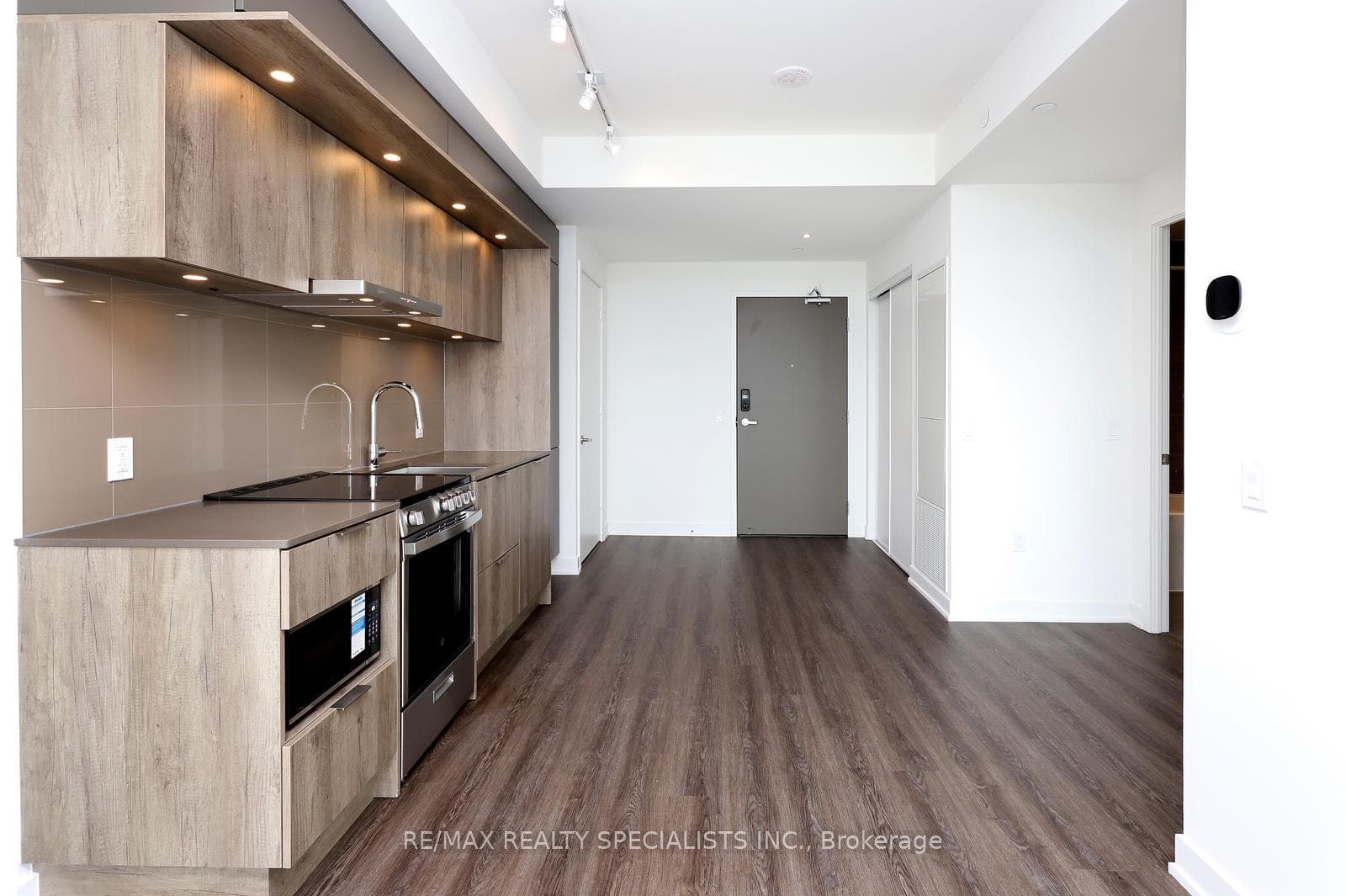 448 Burnhamthorpe Road Unit 1408 photo 13