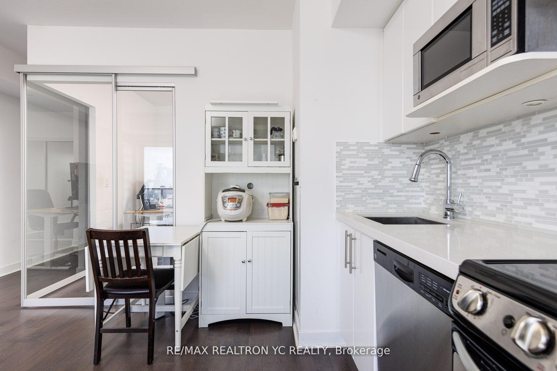 58 Orchard View Boulevard Unit 1808 photo 11