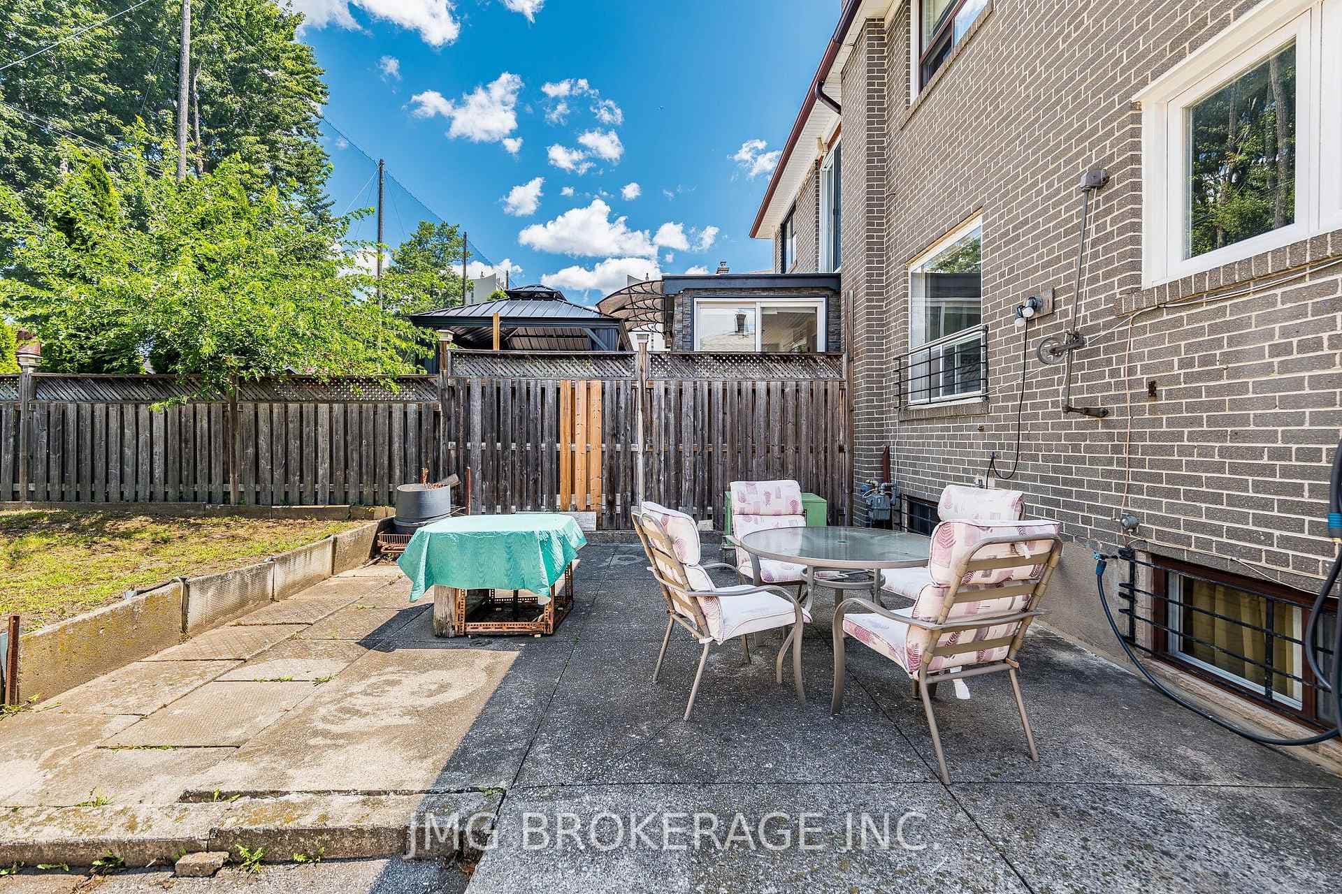 53 Foxrun Avenue photo 47