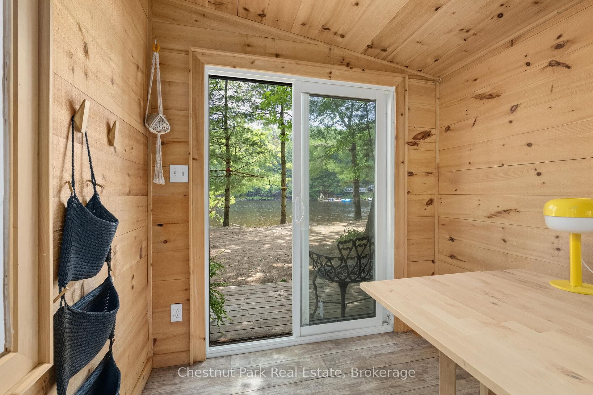 1071 STRACHAN POINT Road photo 36