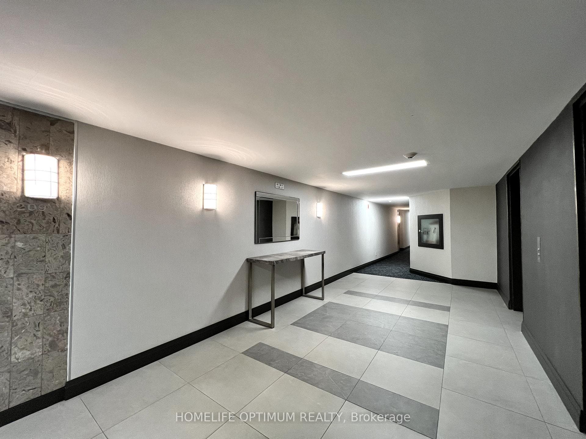 5795 Yonge Street Unit 211 photo 4