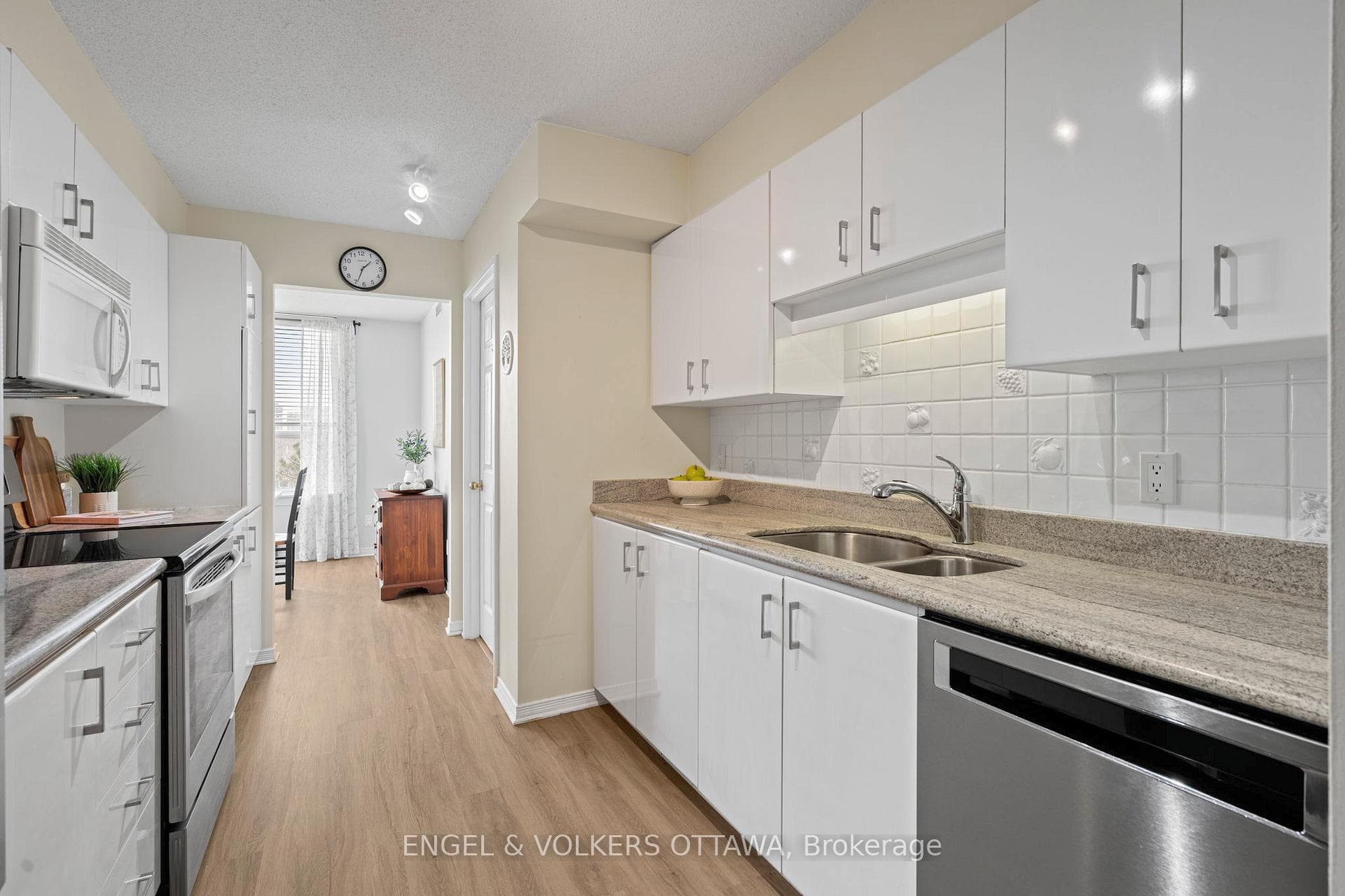 215 Parkdale Avenue Unit 609 photo 14