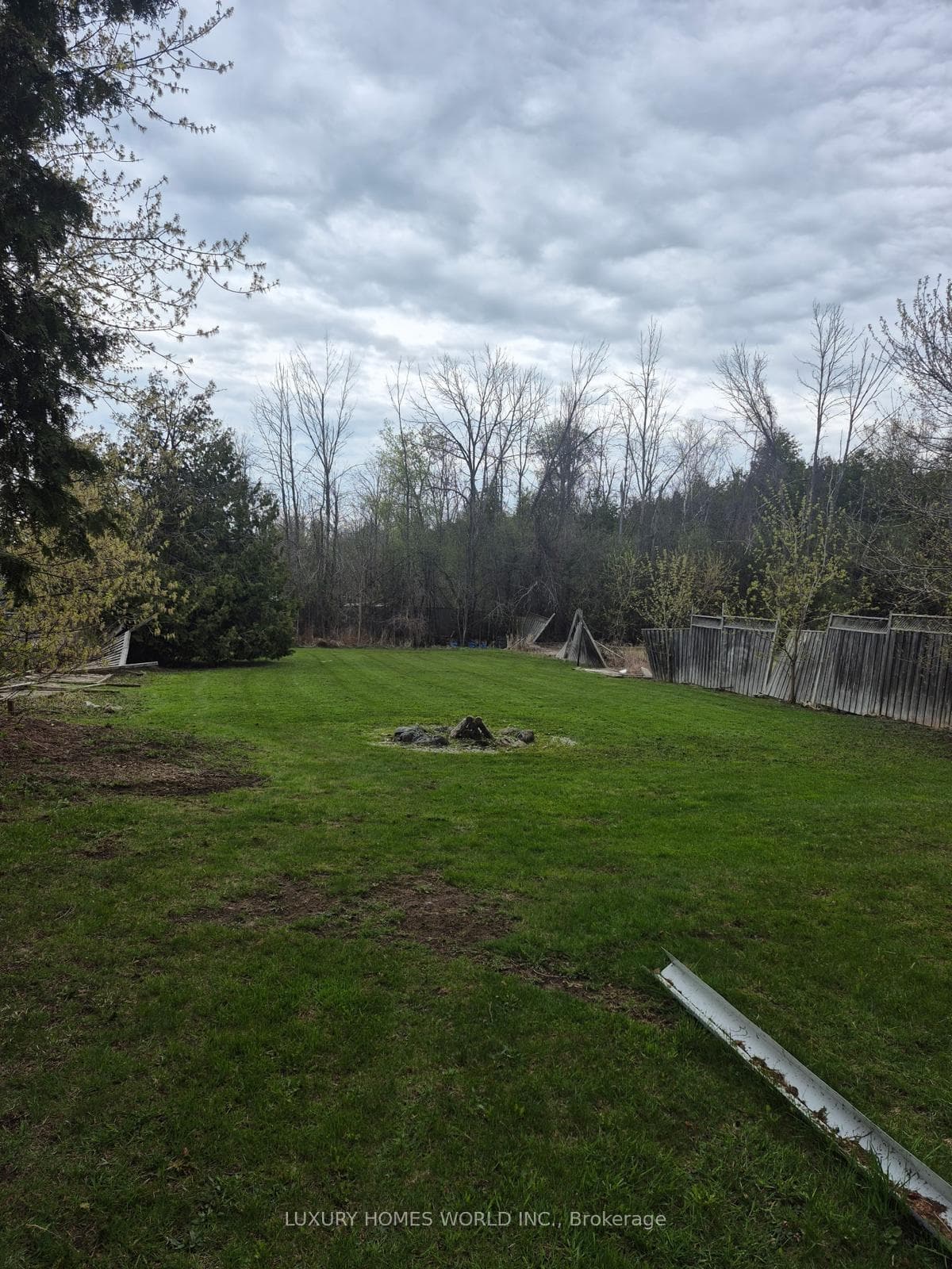 B11 Concession 14 Road photo 3
