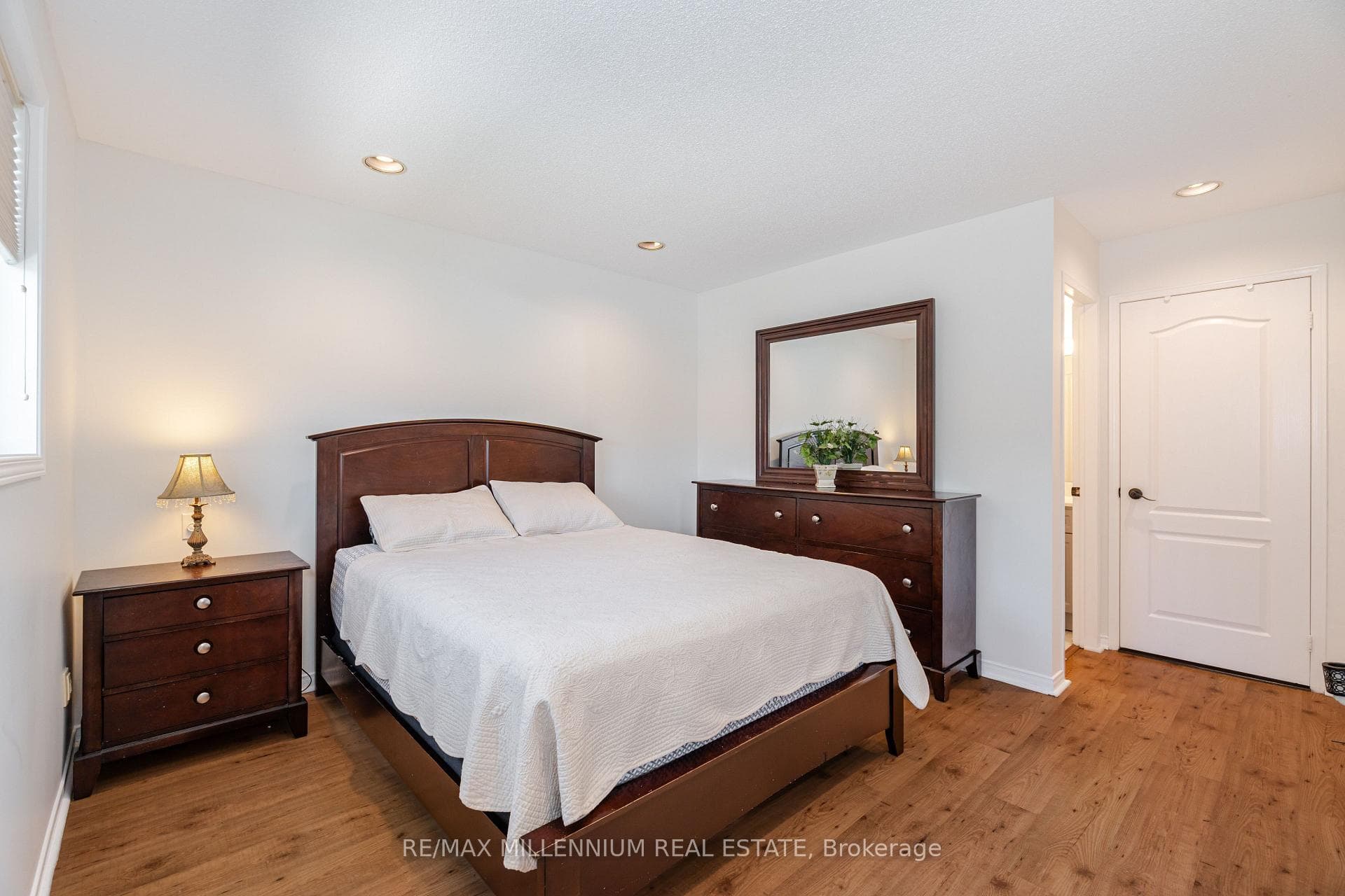 143 Hudson Crescent photo 20
