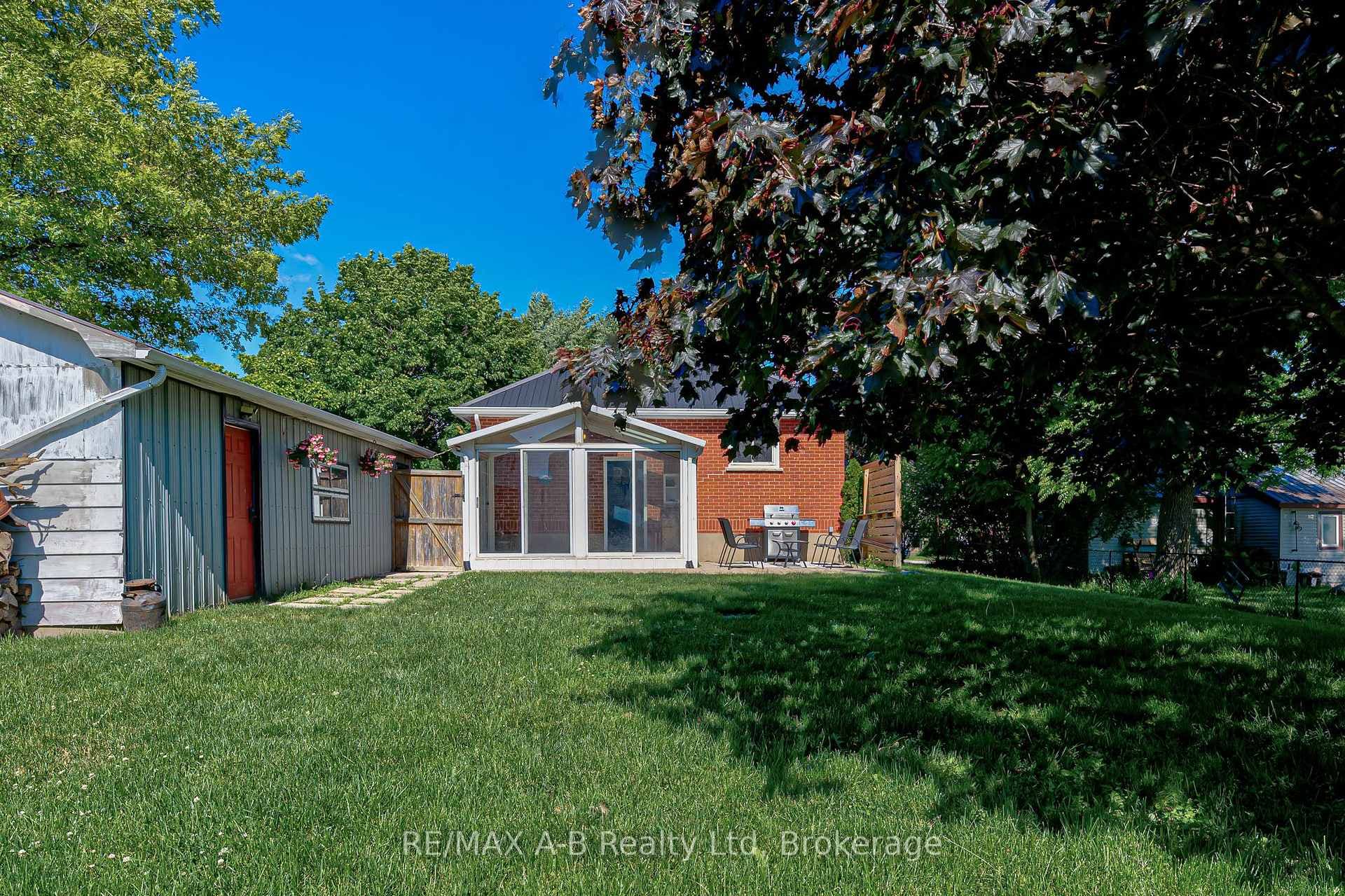 243 King Street photo 42