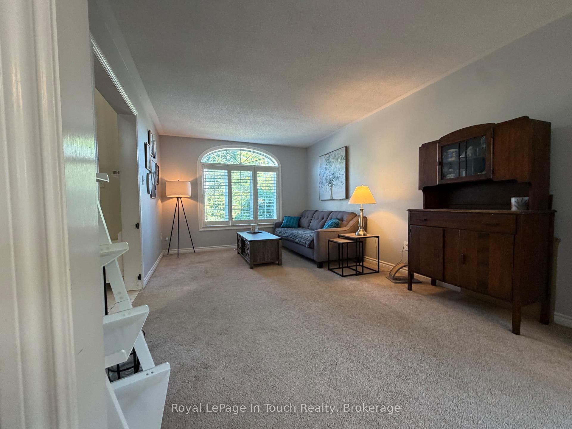 384 Keller Drive photo 3