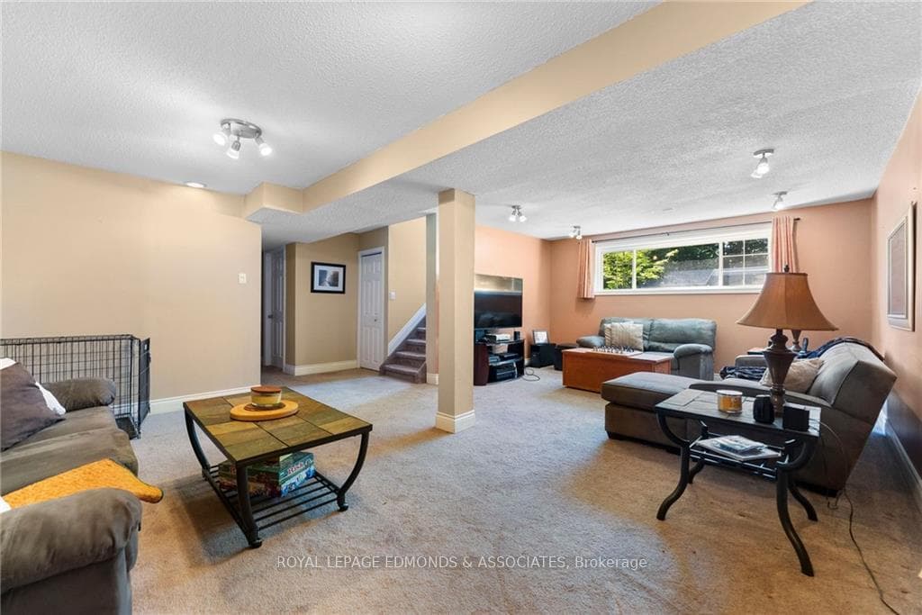 9 BLUEJAY Way photo 20