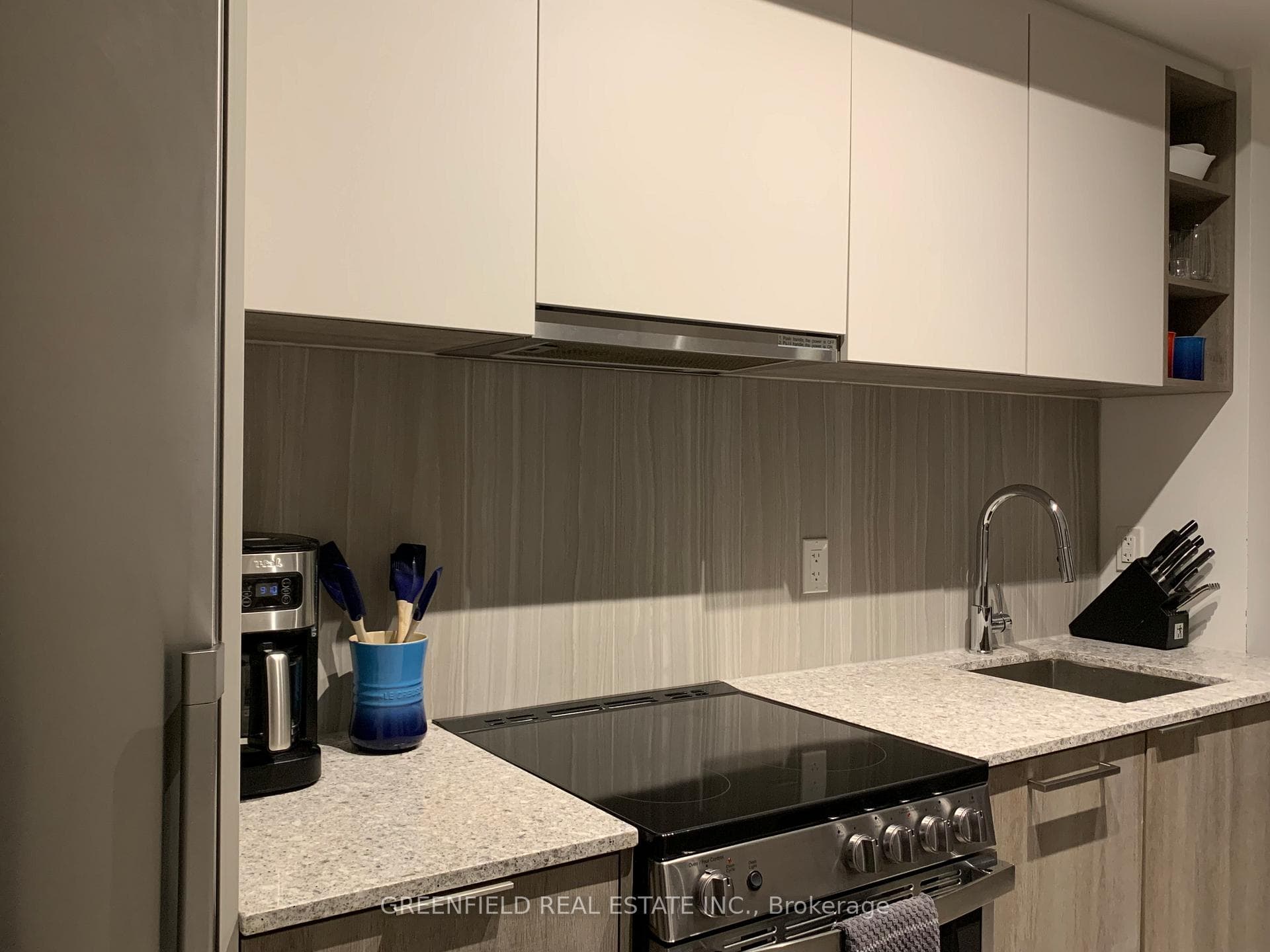 31 Tippett Road Unit 903 photo 11