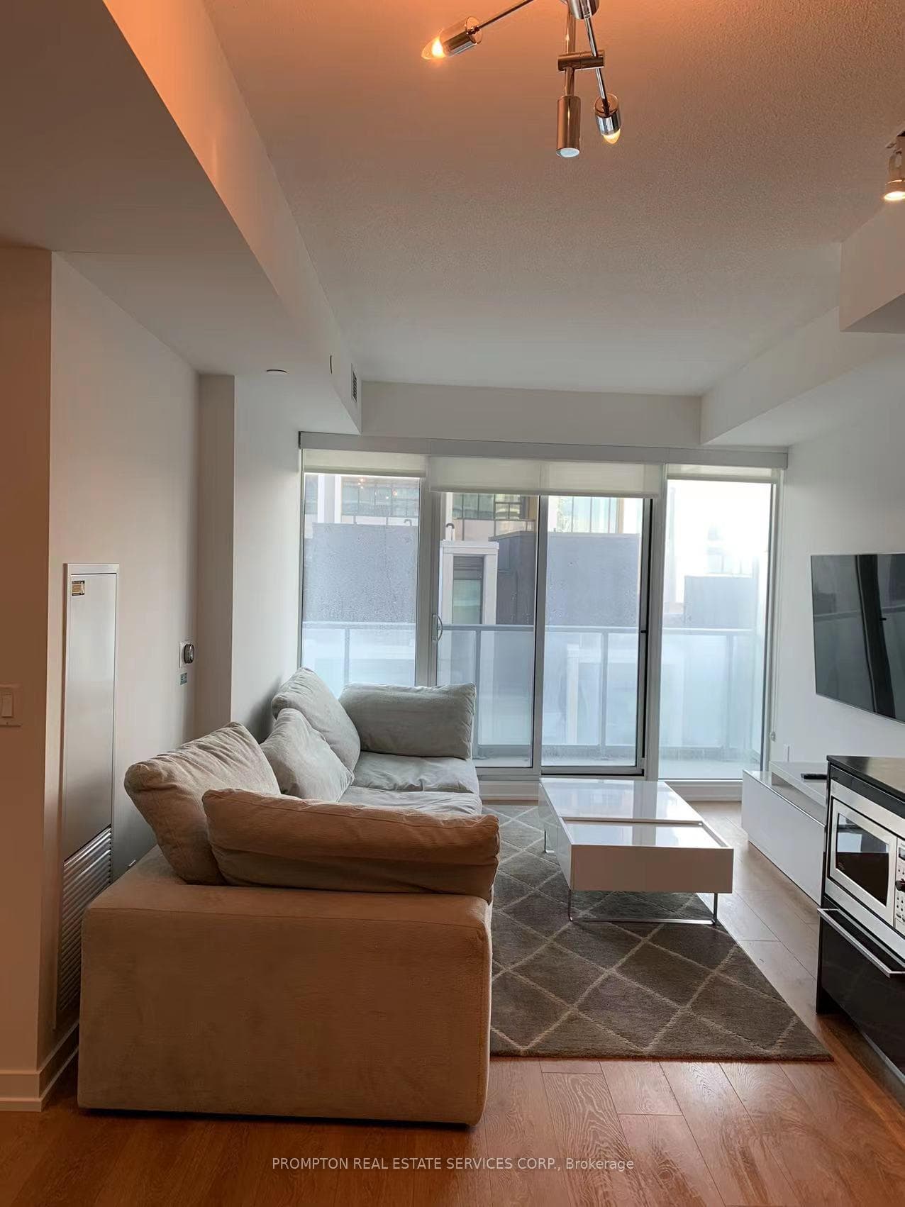 115 McMahon Drive Unit 201 photo 2