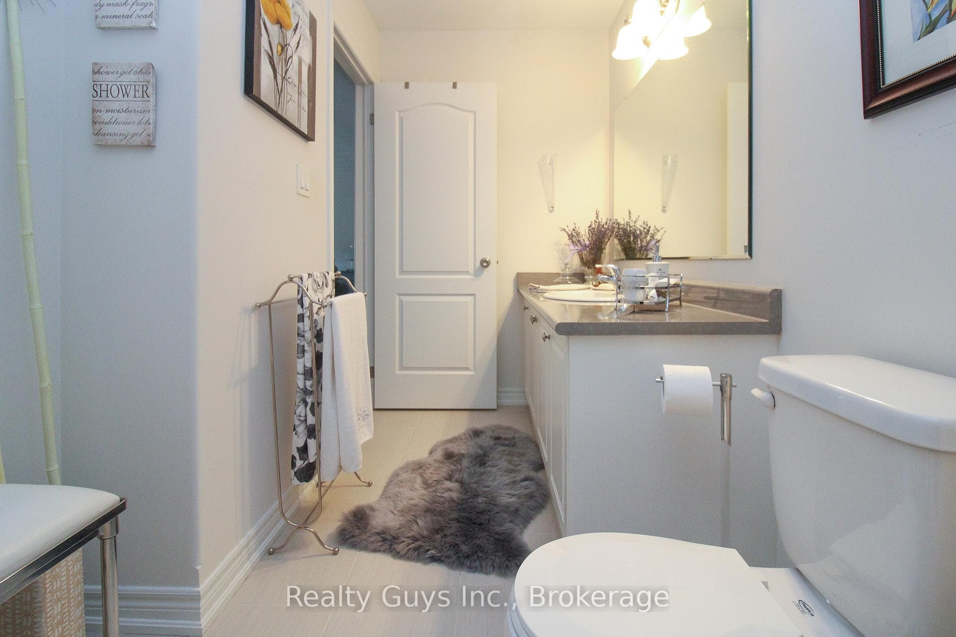 570 Grange Way photo 44