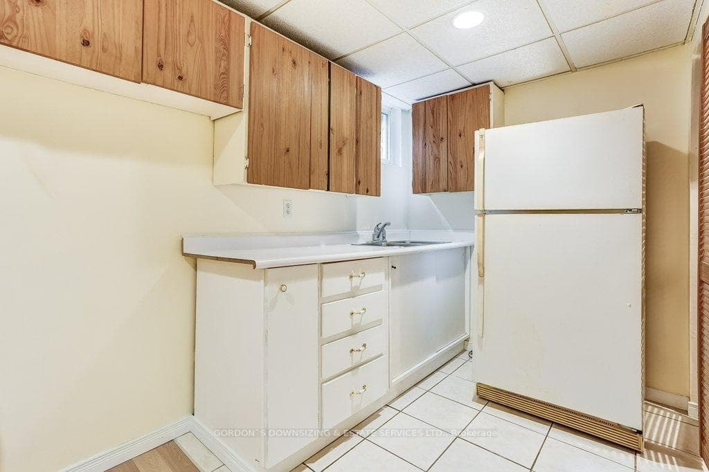 17 Roehampton Crescent photo 31