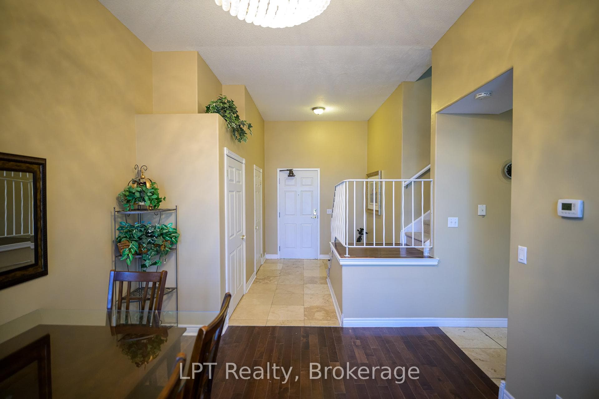 317 Queen Street Unit 302 photo 4