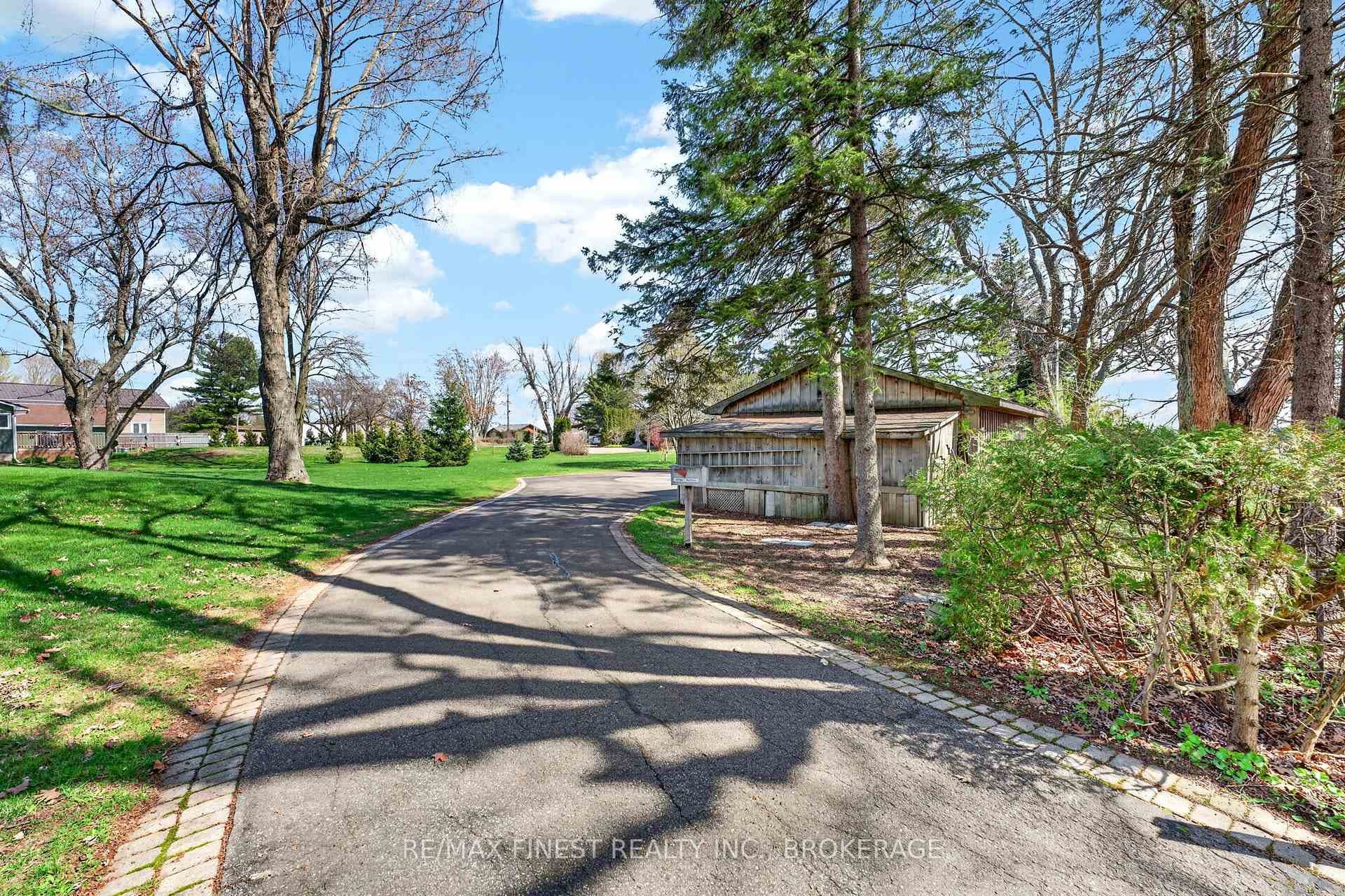 119 Thousand Island Parkway photo 2
