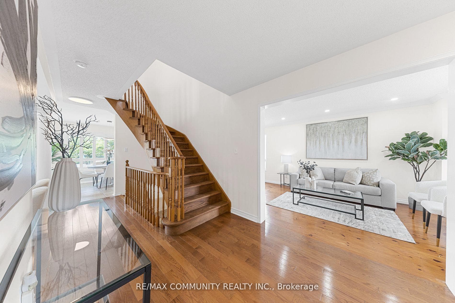 34 Avondale Drive photo 5