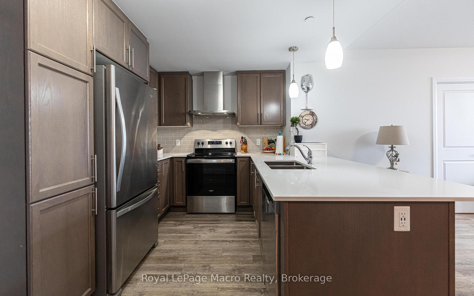 1 Redfern Avenue Unit 339 photo 11