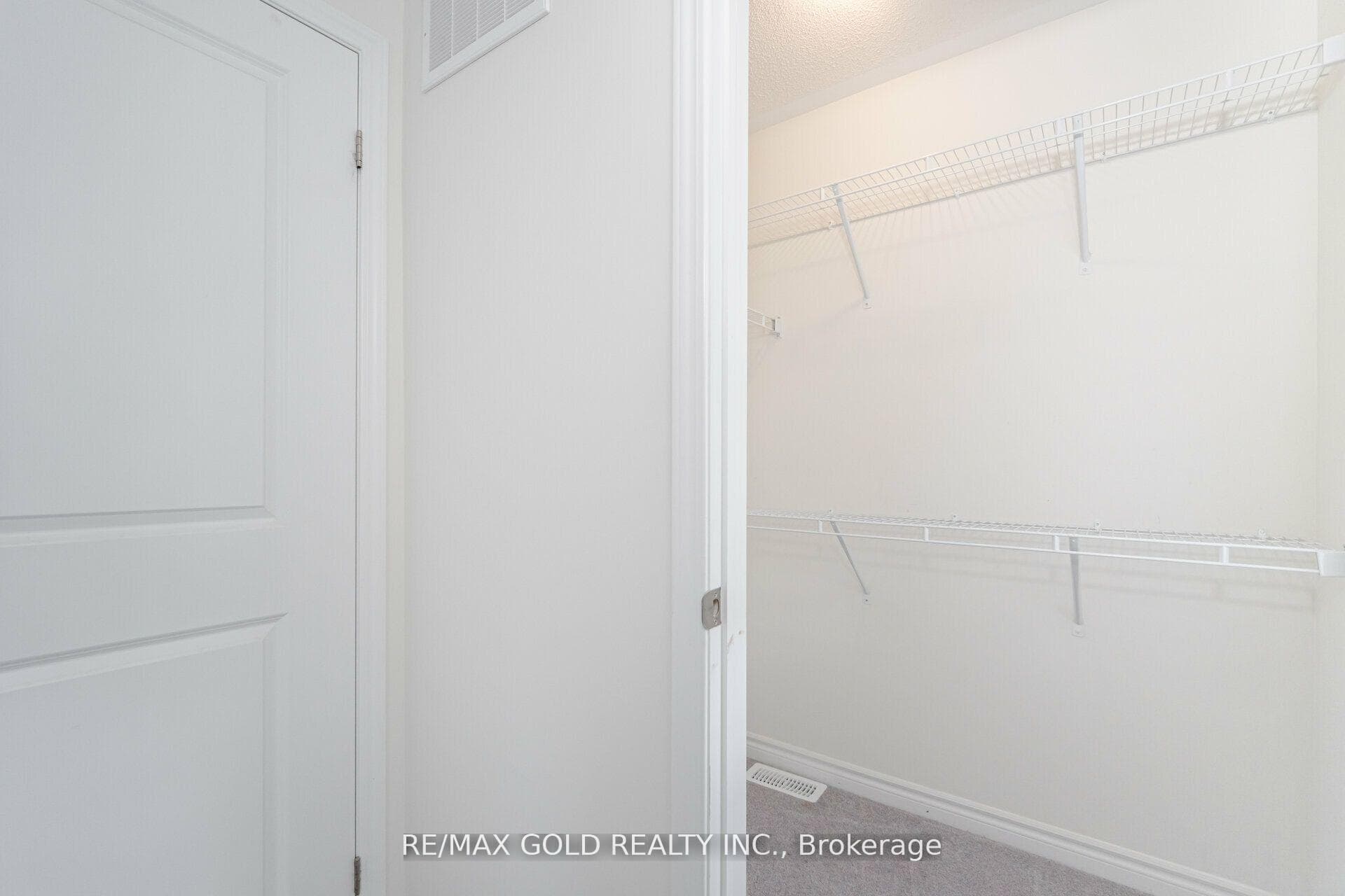 35 Eberly Woods Drive photo 32