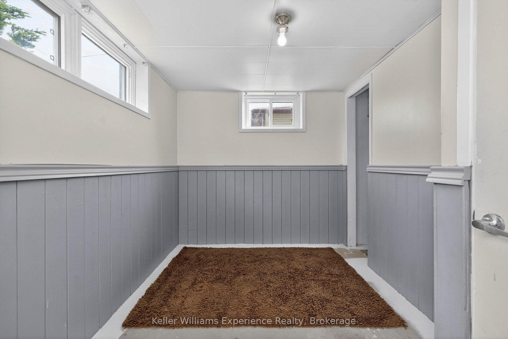 42 Easton Avenue photo 32