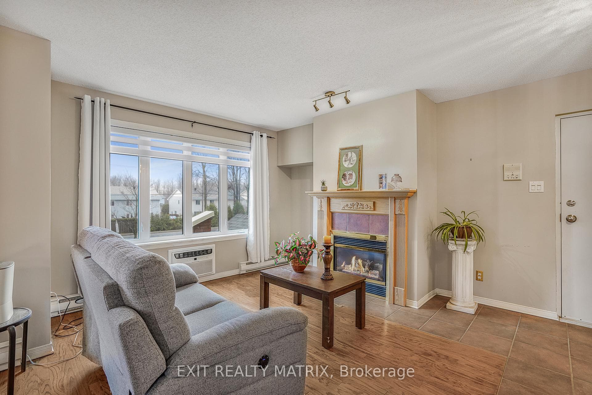 669 Spence Avenue Unit 4 photo 8