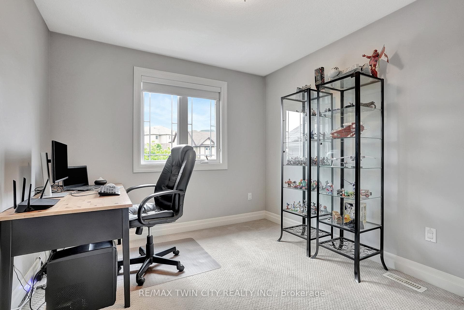 364 Westpark Crescent photo 31