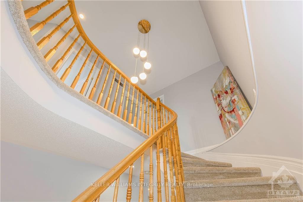 212 REDPATH Drive photo 16