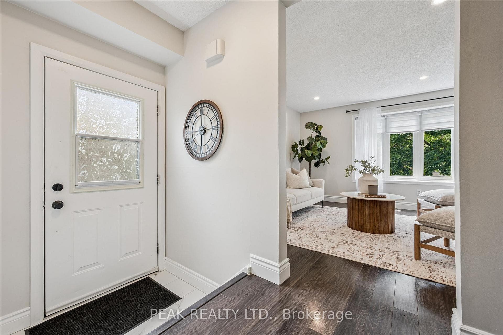 694 Highpoint Avenue Unit B photo 2