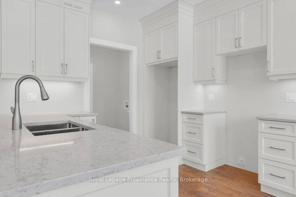 8 Dunmor Street photo 17