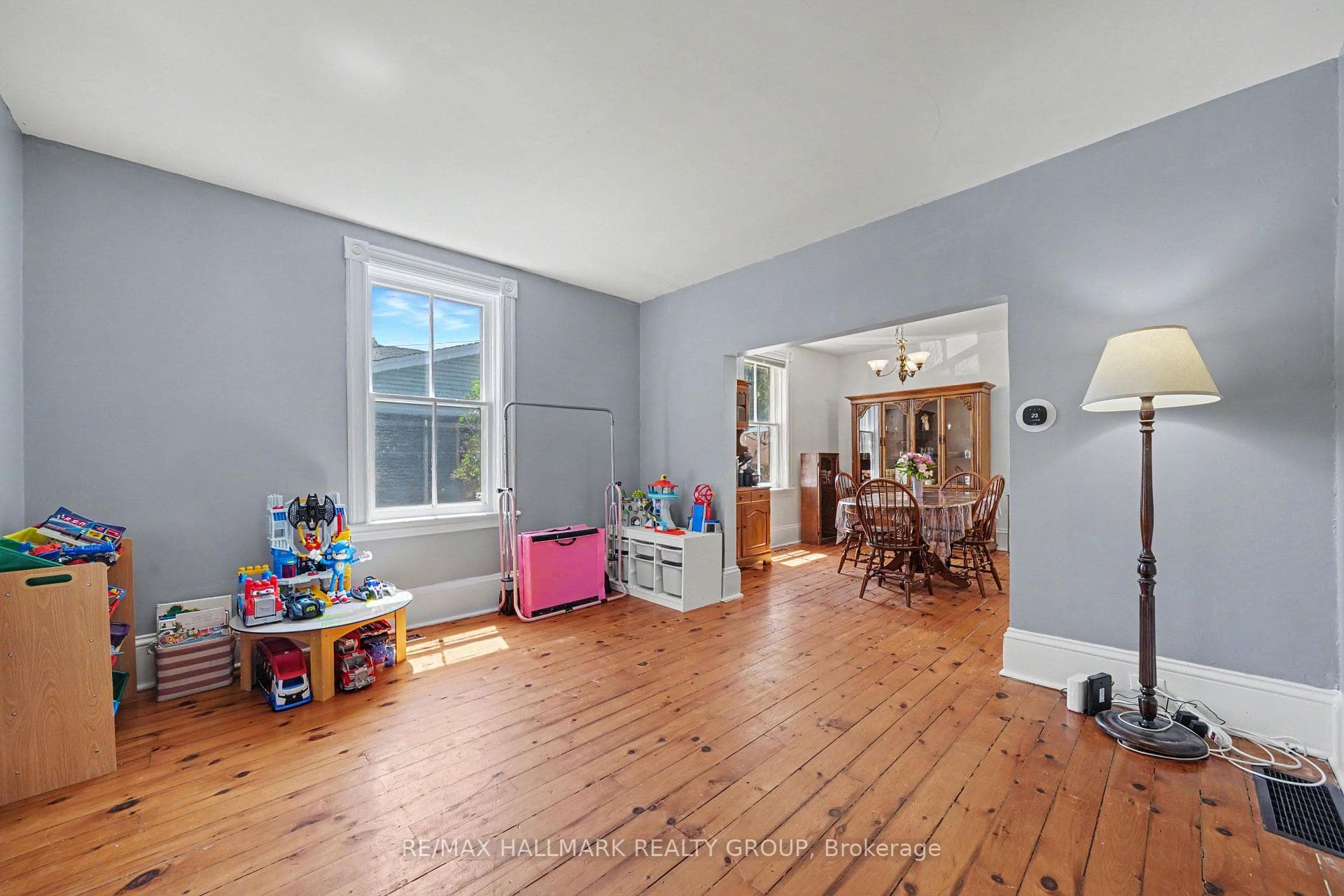 98 Drummond Street photo 12
