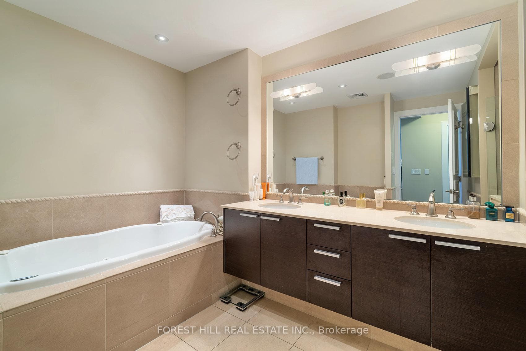 660 Sheppard Avenue Unit 1402 photo 26
